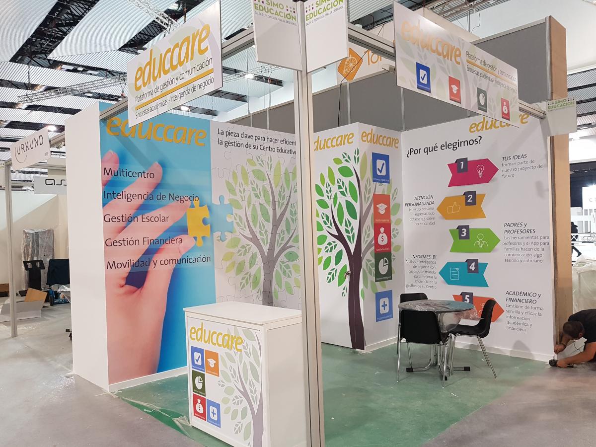 Stand de feria impreso y en montaje